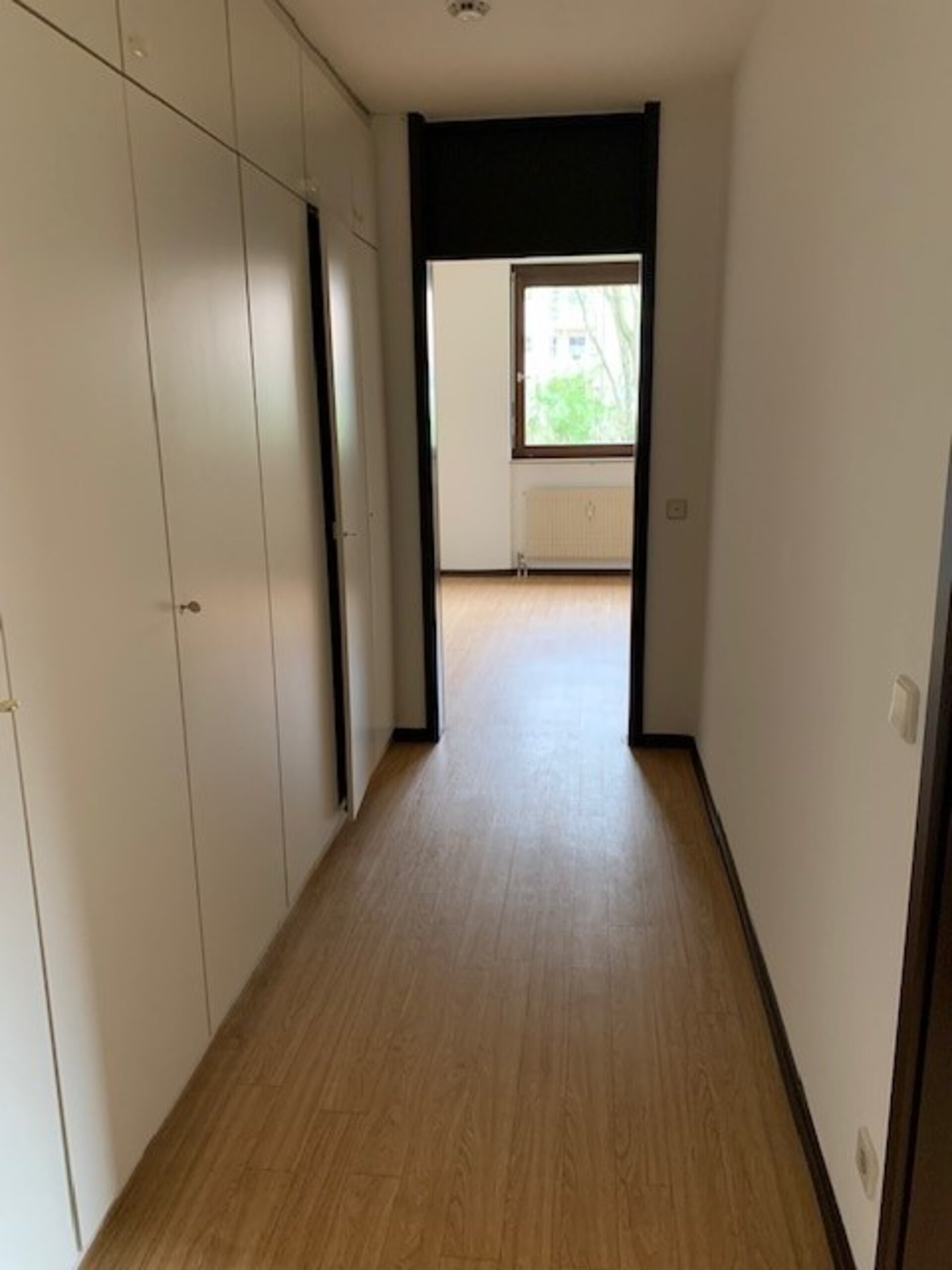 Flur mit Einbauschrank | © Dawonia