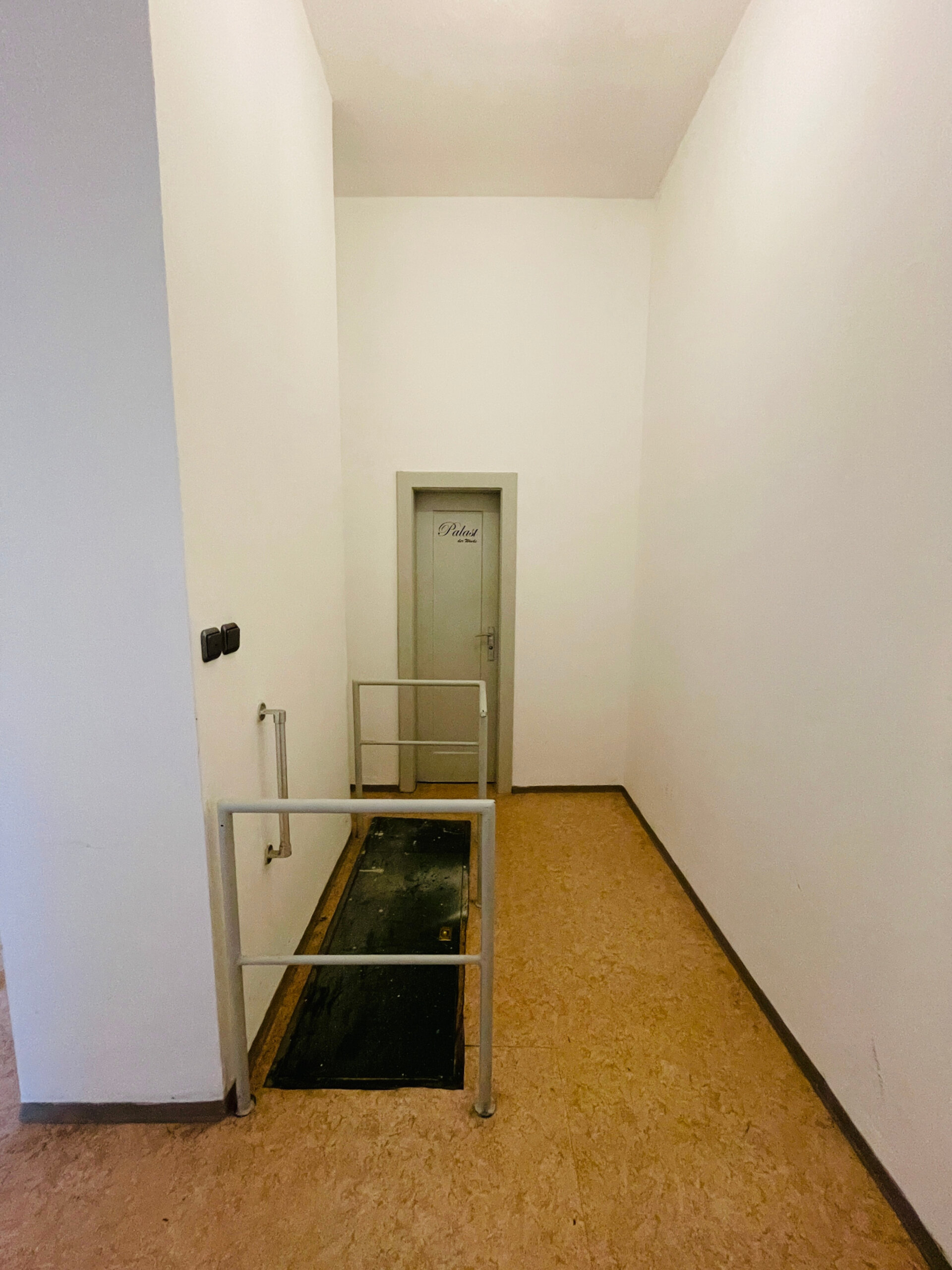 hintere Ladenfläche mit Zugang zum Keller.jpeg | © Dawonia