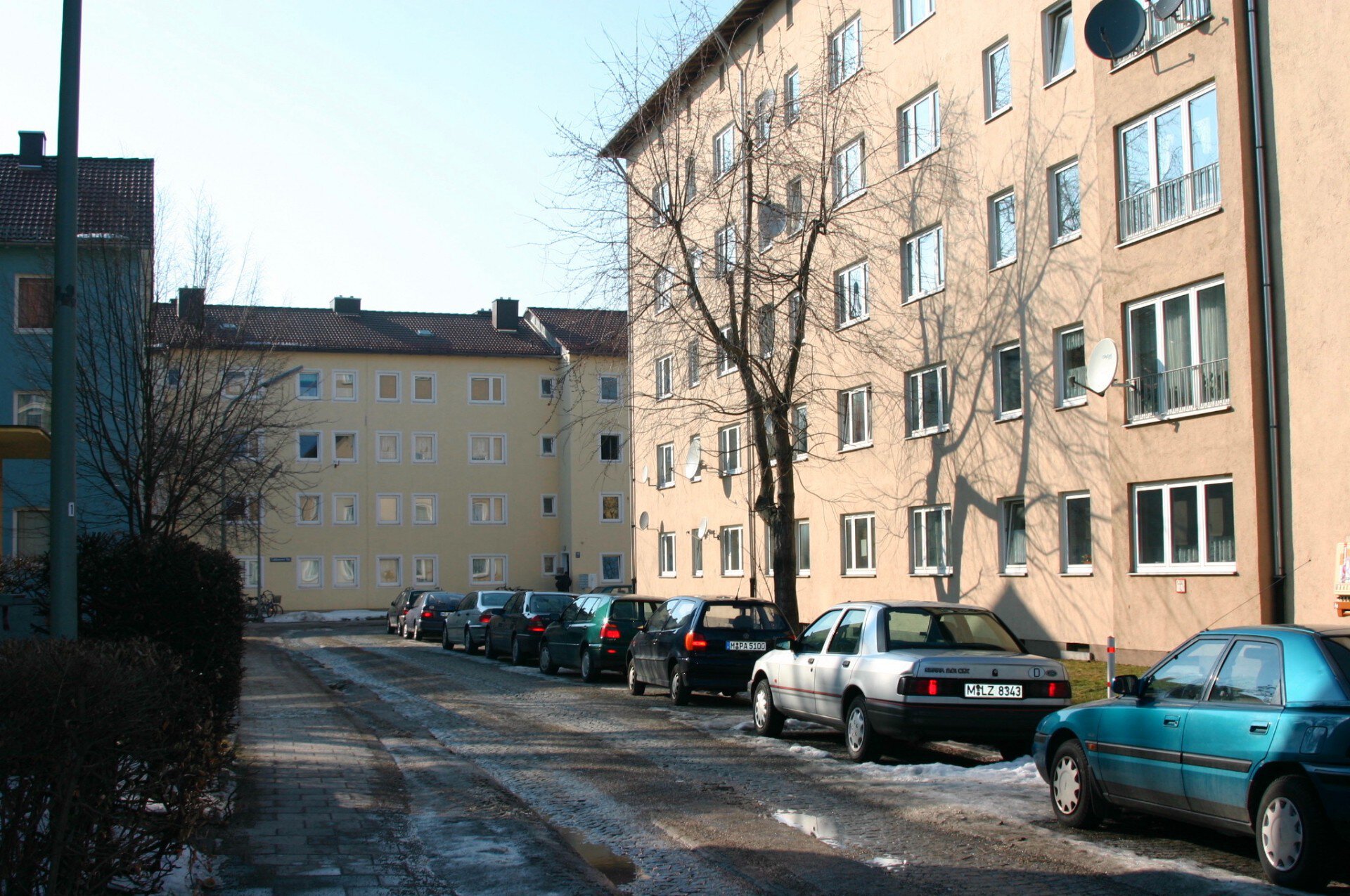Gablonzer Str. 2 (rechts) Stand Anf.2005.jpg | © Dawonia