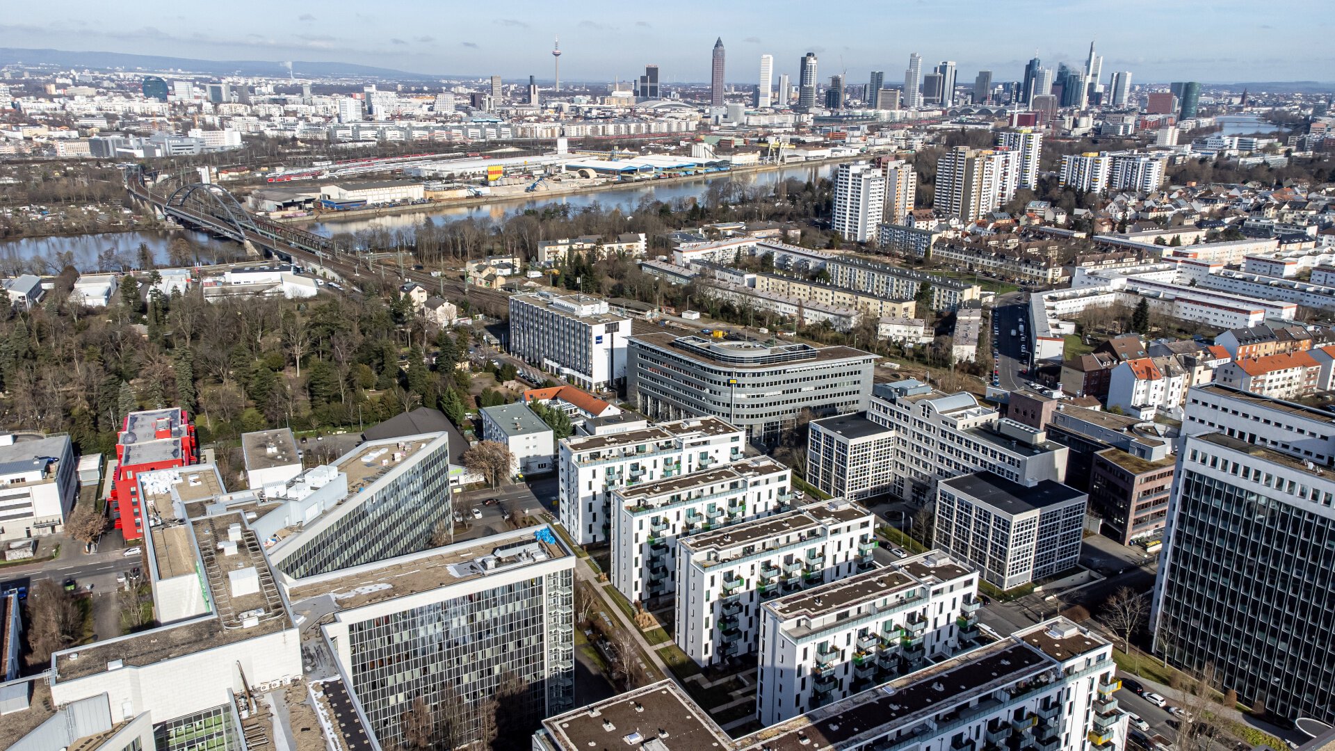 Frankfurt Niederrad_Pianocourts_Drohne-0061.jpg | © Dawonia